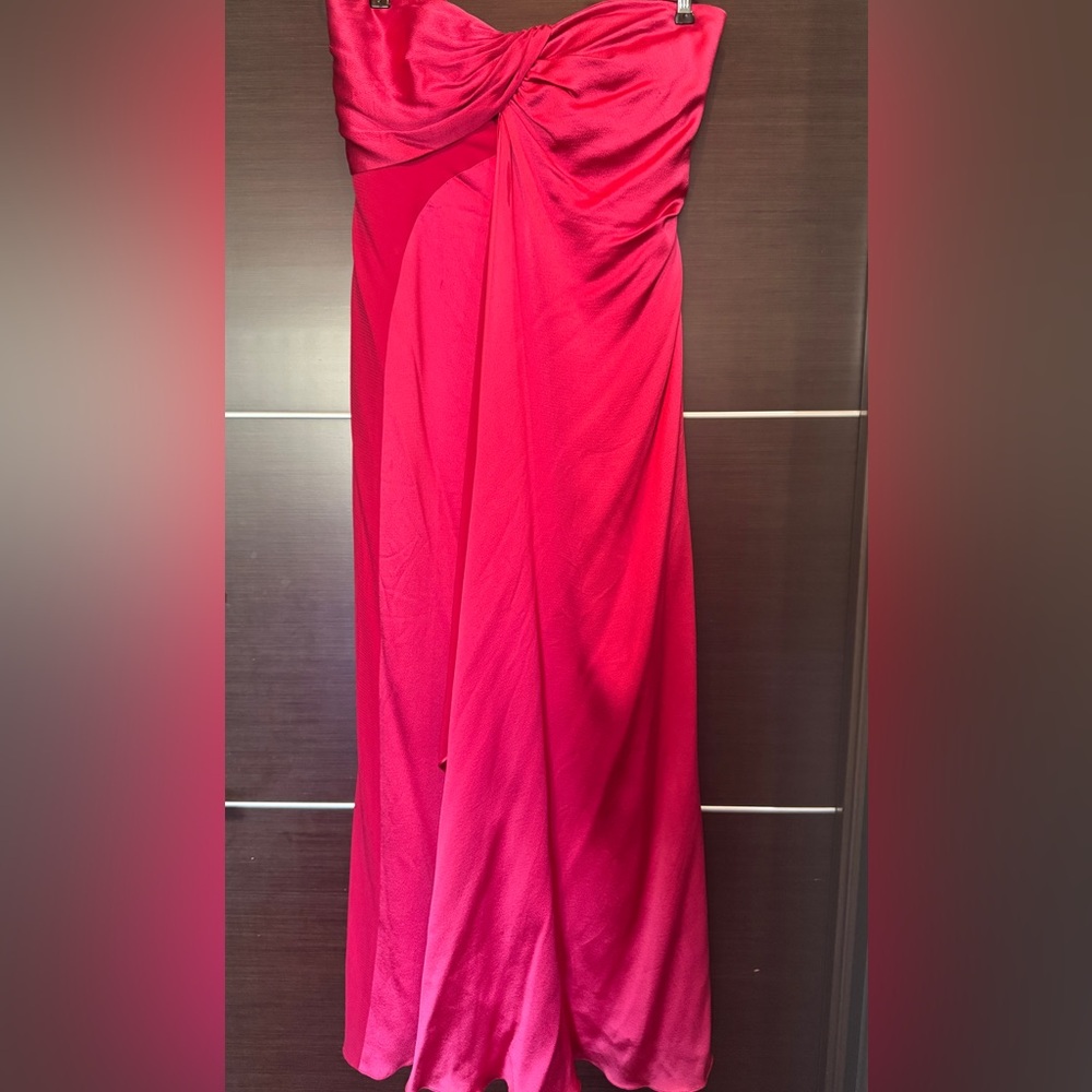 Carolina Herrera - Elegant Red Strapless Dress